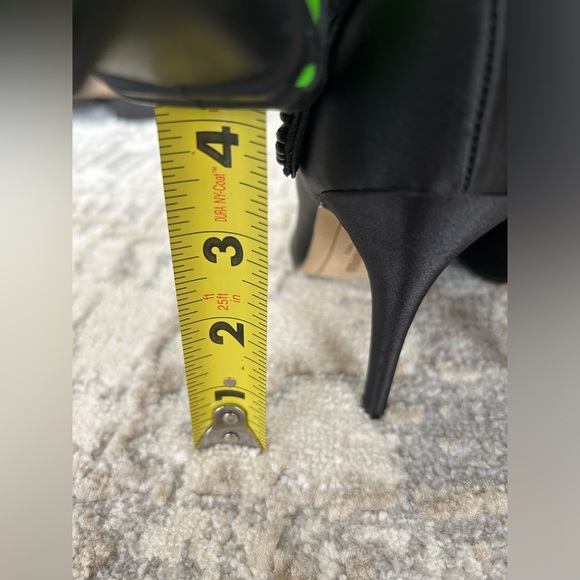 Karl Lagerfeld Pointed Toe Embellish Black Heel w/ Pearl Details - Size 6 - Picture 4 of 6